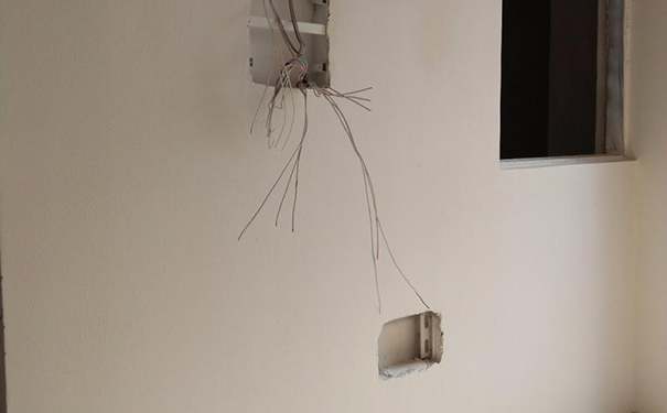 批刮完膩?zhàn)雍蟮膲γ?png