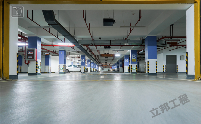 環(huán)氧平涂地坪案例南京恒大金碧天下車庫圖片.png