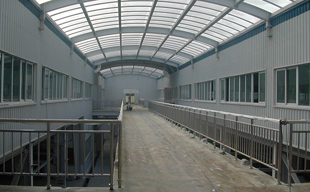 鋼結(jié)構(gòu)廠房造價(jià)多少錢一平方？