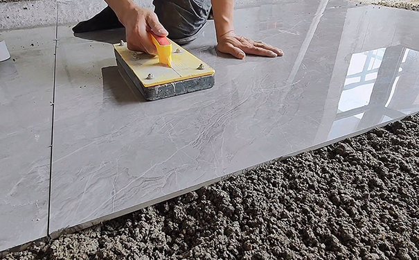 貼瓷磚人工費(fèi)多少錢(qián)一平方?